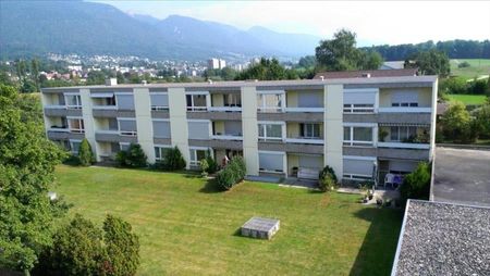 "Living in a quiet location – close to the recreation area and train station" - Photo 4