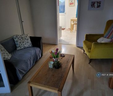2 bedroom terraced house to rent - Photo 2