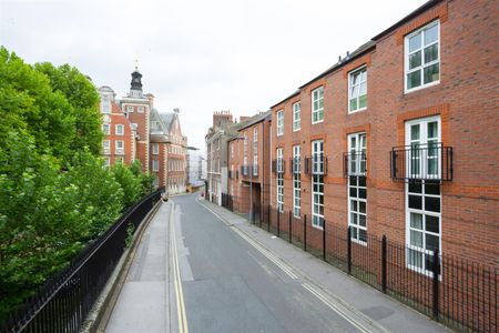 St Gregorys Mews Tanner Row York YO1 - Photo 4