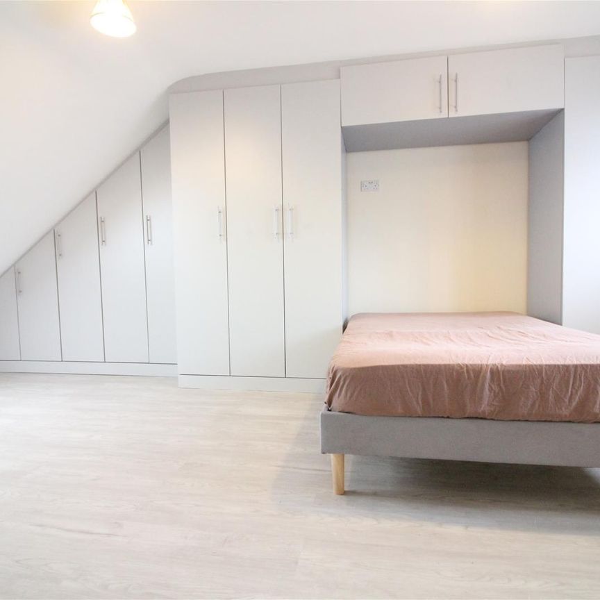 Park Road, Hounslow - Photo 1
