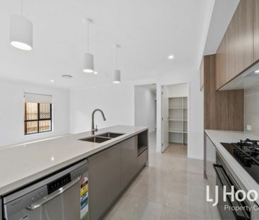 Few Homes will Compare - Ducted Air Conditioning - Multiple Living ... - Photo 6