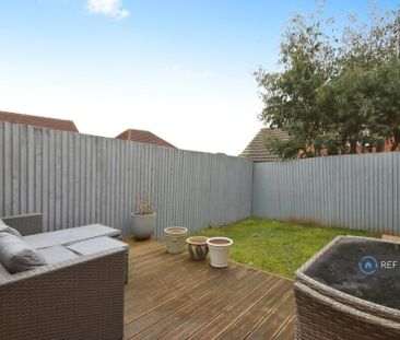 2 bedroom semi-detached house to rent - Photo 3