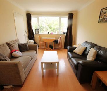 2 bedroom flat to rent - Photo 6