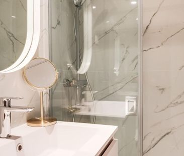 2 bedroom luxury Apartment for rent in Estepona, Andalusia - Photo 2