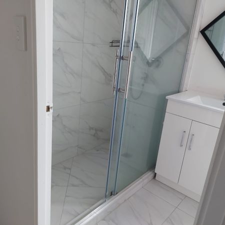 Modern, Fresh & Perfectly Positioned - Photo 2