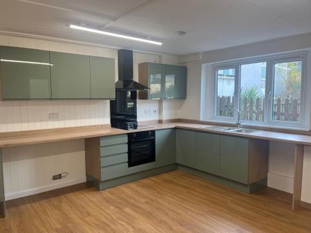 4 bedroom maisonette to rent - Photo 4