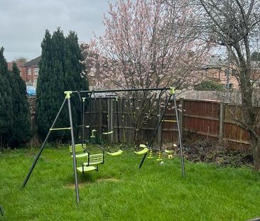 4 bedroom terraced house to rent - Photo 6