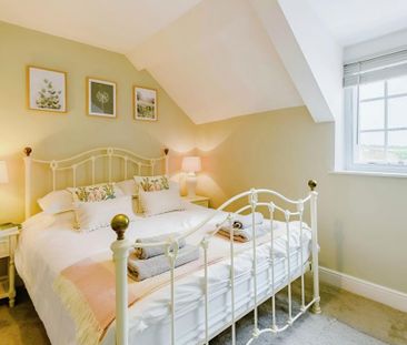 3 bedroom semi-detached house to rent - Photo 6