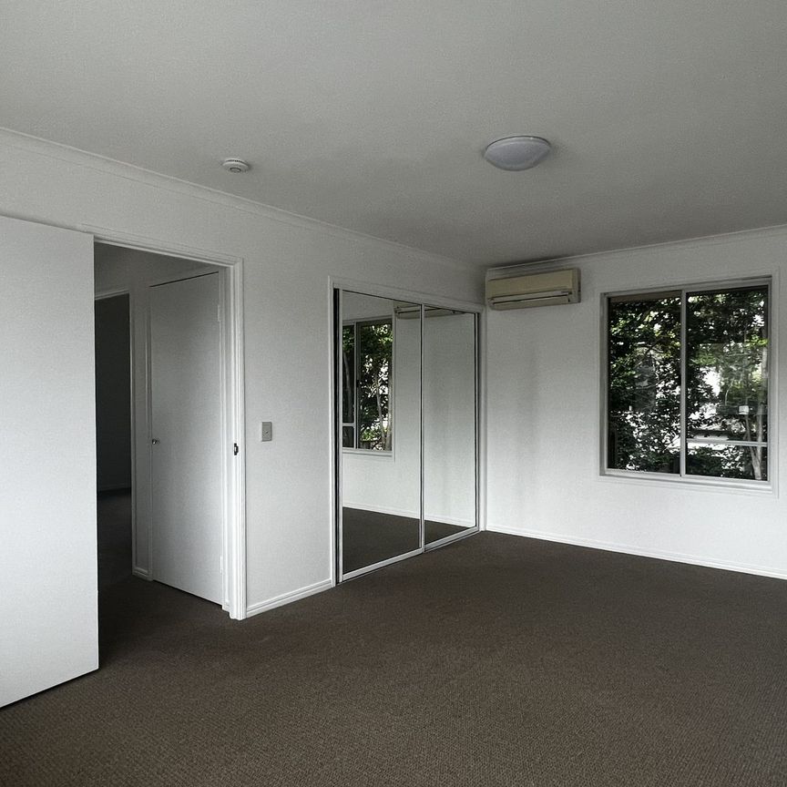 1/71 Benowa Road, 4215, Southport Qld - Photo 1