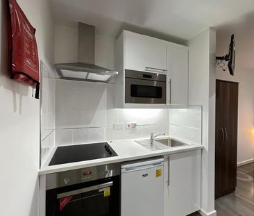 Studio to rent - Photo 3