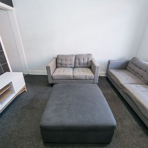 Welton Mount, Hyde Park, Leeds - Photo 1