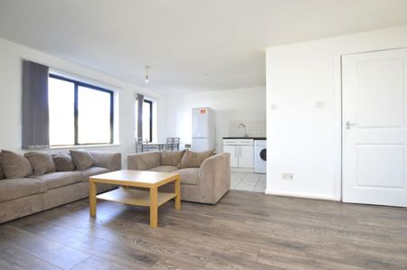 2 bedroom Flat To Let - Photo 5