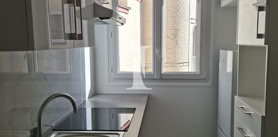 Location Appartement 1 pièce 35m² PARIS 17ème - Photo 2