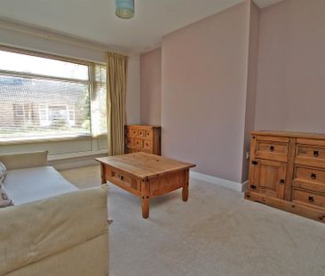 1 bedroom Semi-detached bungalow to rent - Photo 2