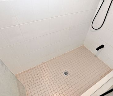 For Lease - 689 Mika Street, Innisfil, Ontario - Photo 5