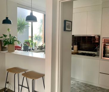 Darling Point - Photo 1