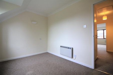 2 bedroom terraced house to rent - Photo 4