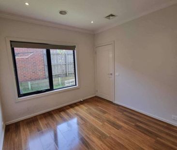 Bentleigh East - Photo 2