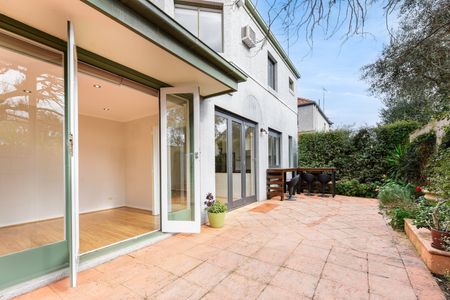 IMMACULATE THREE BEDROOM HOME - ACCESS VIA PLEASANT ROAD - Photo 4