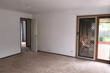 Great Family Home in a Convenient Location - Photo 2