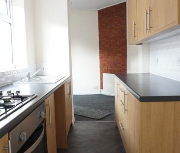 2 bedroom terraced house to rent - Photo 5