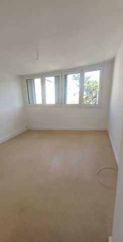 T3- 20 BOULEVARD DE LA GARE - SAINT MARCELLIN - Photo 4