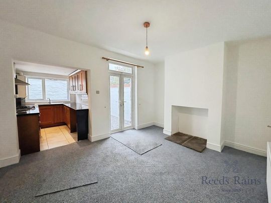 3 bedroom end of terrace house to rent - Photo 1