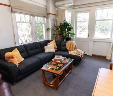 Lovely 2-Bedroom Apartment for Rent - Central Location, Close to Am... - Photo 2