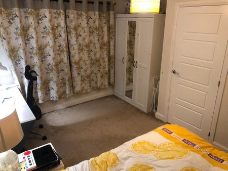 5 bedroom detached house to rent - Photo 2