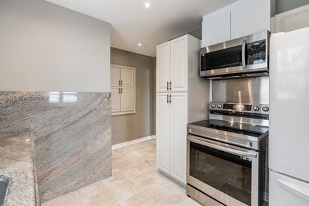 For Lease - 317 King Street Unit# (UPPER), Hamilton, Ontario - Photo 2