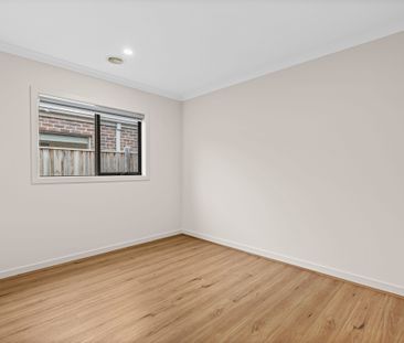 Solar Panels & Low Maintenance Gardens - Photo 4