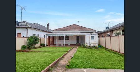Sun-Drenched 3-Bedroom Family Home Ideal for Entertaining - Photo 5