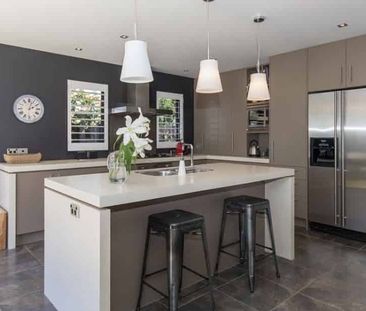 Fully furnished -ready to move in - Photo 4