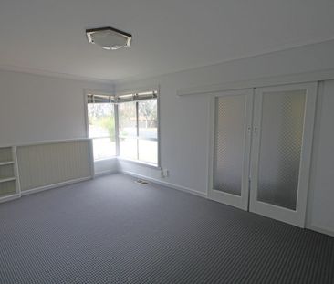 Quiet location, spacious home! - Photo 1