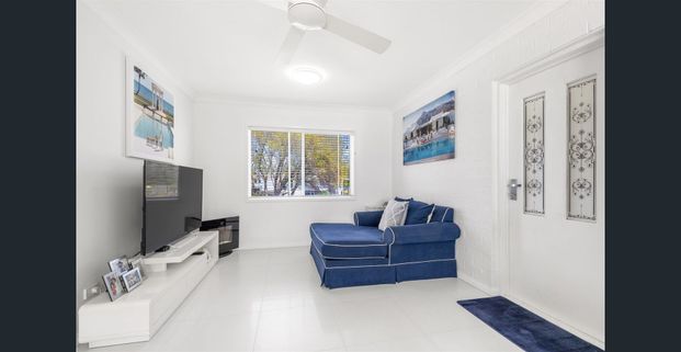 WATER FRONT - FURNISHED - POOL - Photo 1