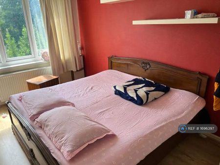 4 bedroom terraced house to rent - Photo 4