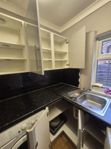 2 bedroom terraced house to rent - Photo 5