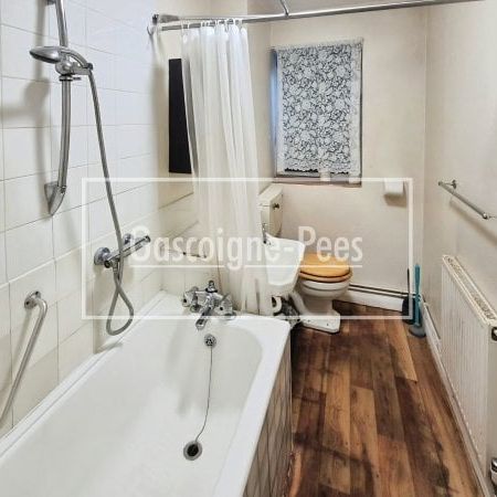 Marlfield Court - Photo 1