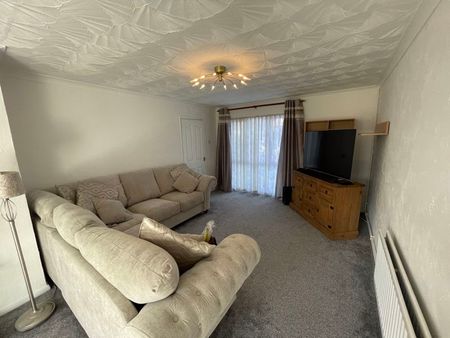 3 bed house to rent in St Matthews Way, Rochester, ME3 - Photo 4