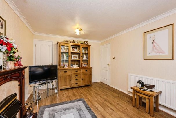 2 bedroom property to rent - Photo 1