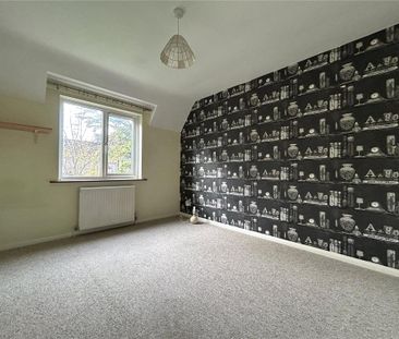 4 bedroom detached house to rent - Photo 2