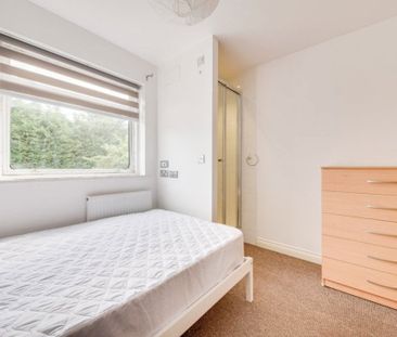 £753 p/w (£3,263 pcm) - Photo 3