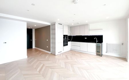 Hennessey Apartments, Brigadier Walk, Royal Arsenal, London, SE18 6YT - Photo 3