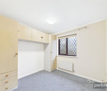 4 bedroom detached house to rent - Photo 5