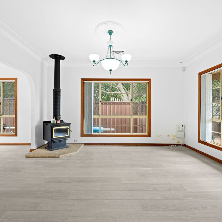 Spacious Family Home with Pool & Double Garage in Prime Strathfield Location - Photo 1