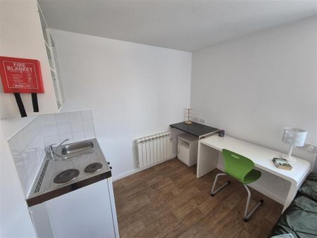 Studio to rent - Photo 5