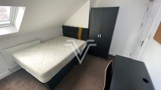 1 bedroom in a house share to rent - Photo 3