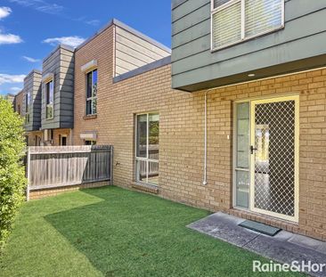 307 Anthony Rolfe Avenue, Gungahlin ACT 2912 - Townhouse For Rent |... - Photo 4