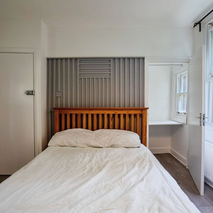 Room in a Shared House, Blackheath Road, SE10 - Photo 1