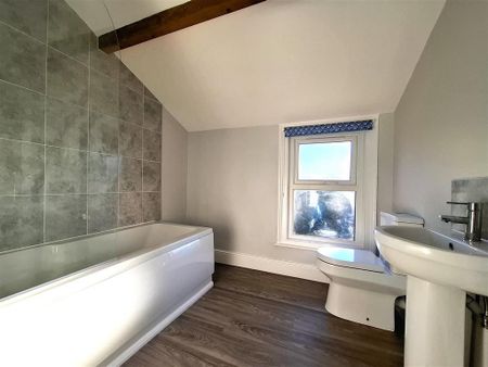 2 bedroom terraced house to rent - Photo 2